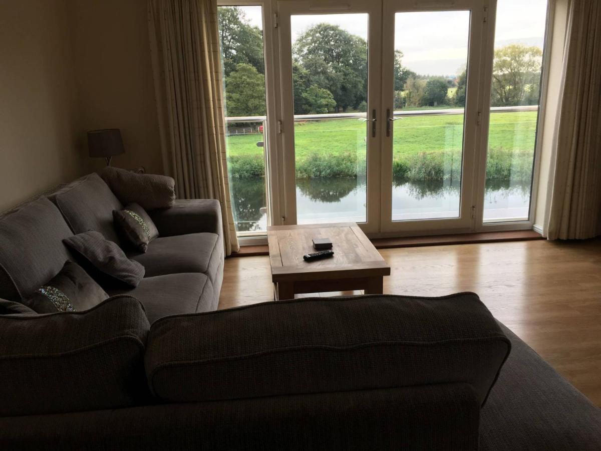 Penthouse Apartment On The River - 65 Skipper Way Saint Neots Luaran gambar