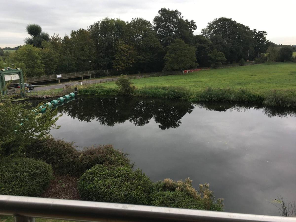 Penthouse Apartment On The River - 65 Skipper Way Saint Neots Luaran gambar